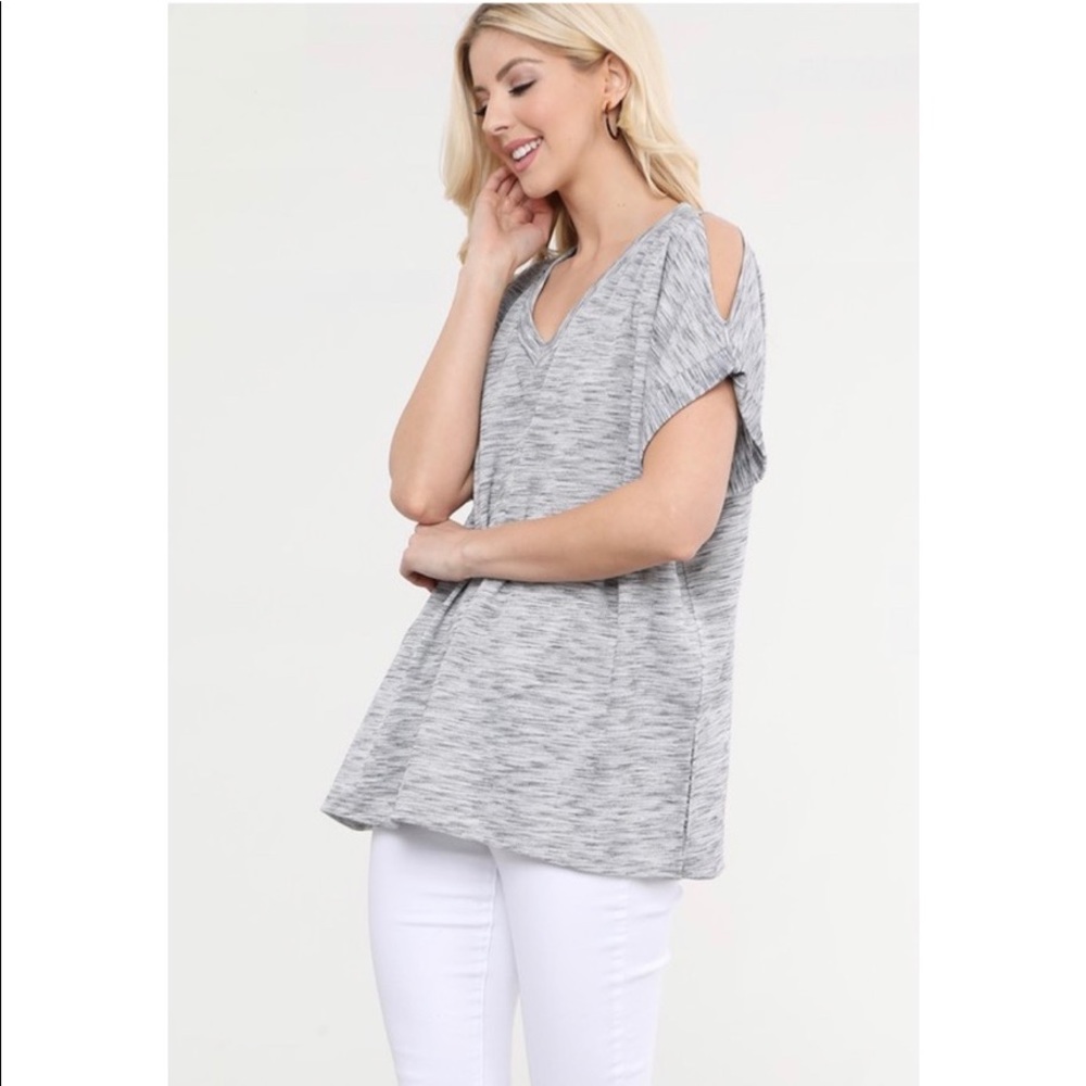 🛍NEW! Short Sleeve Cold Shoulder Top! - Picture 3 of 6